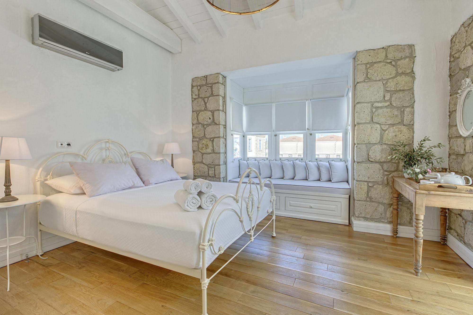 Casa Bella +12
